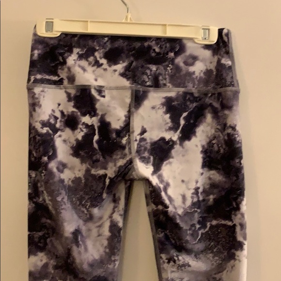 Noli Marble Pattern Stretch Leggings, M - Picture 2 of 8